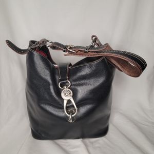 GORGEOUS Dooney & Bourke Leather Purse - flawless exterior